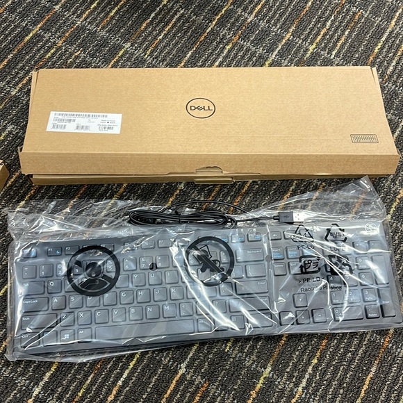 Dell Keyboard KB216-BK-US (New) - Picture 2 of 3